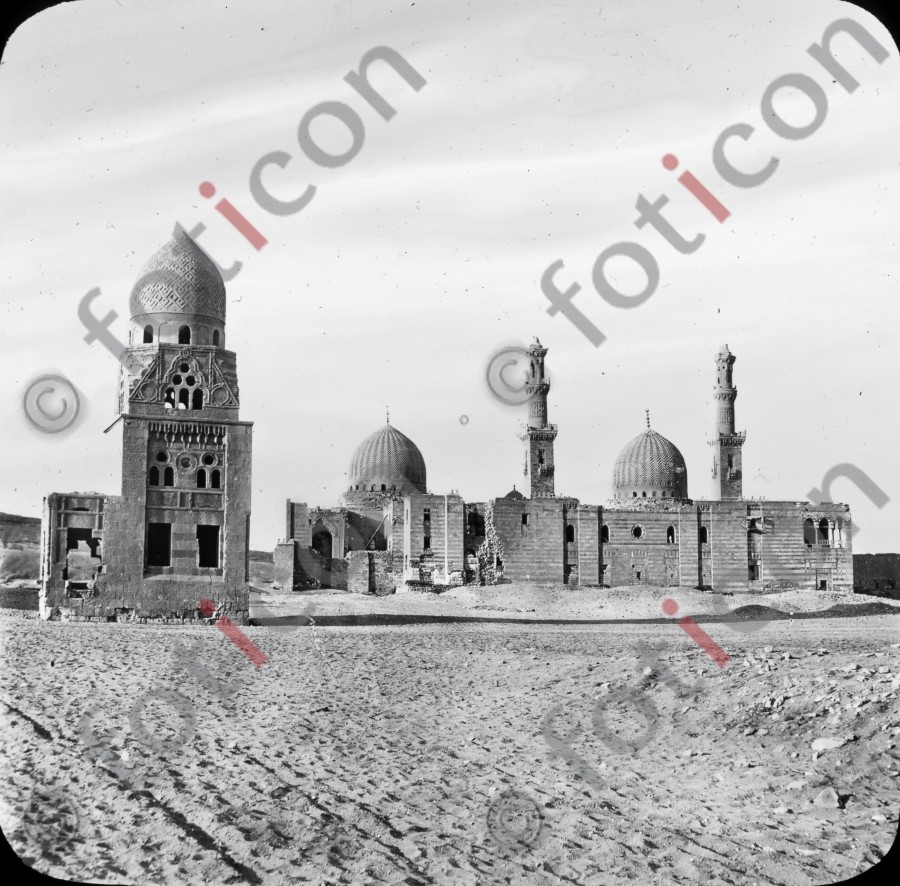 Grabkomplex des Emirs Qurqumas | Grave complex of the Emir Qurqumas (foticon-simon-129-051-sw.jpg)